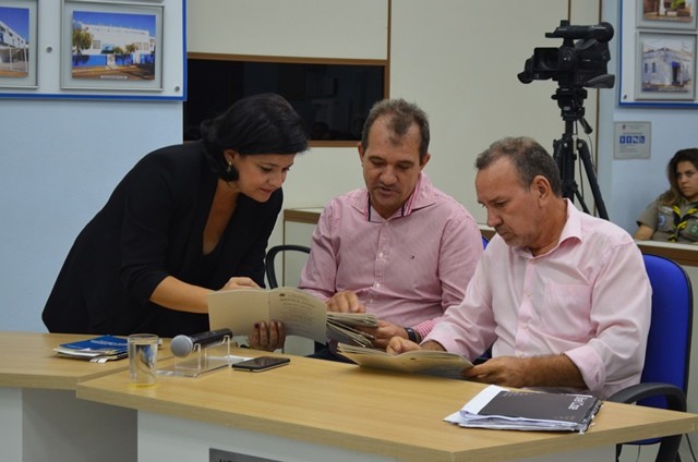 2018510_FOTO- Oposição protocolou requerimento para abertura de CEI (1)